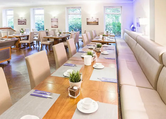 Hotel Domicil By Golden Tulip 3*