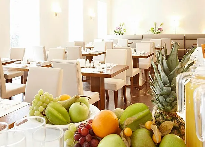 Hotel Domicil By Golden Tulip 3*